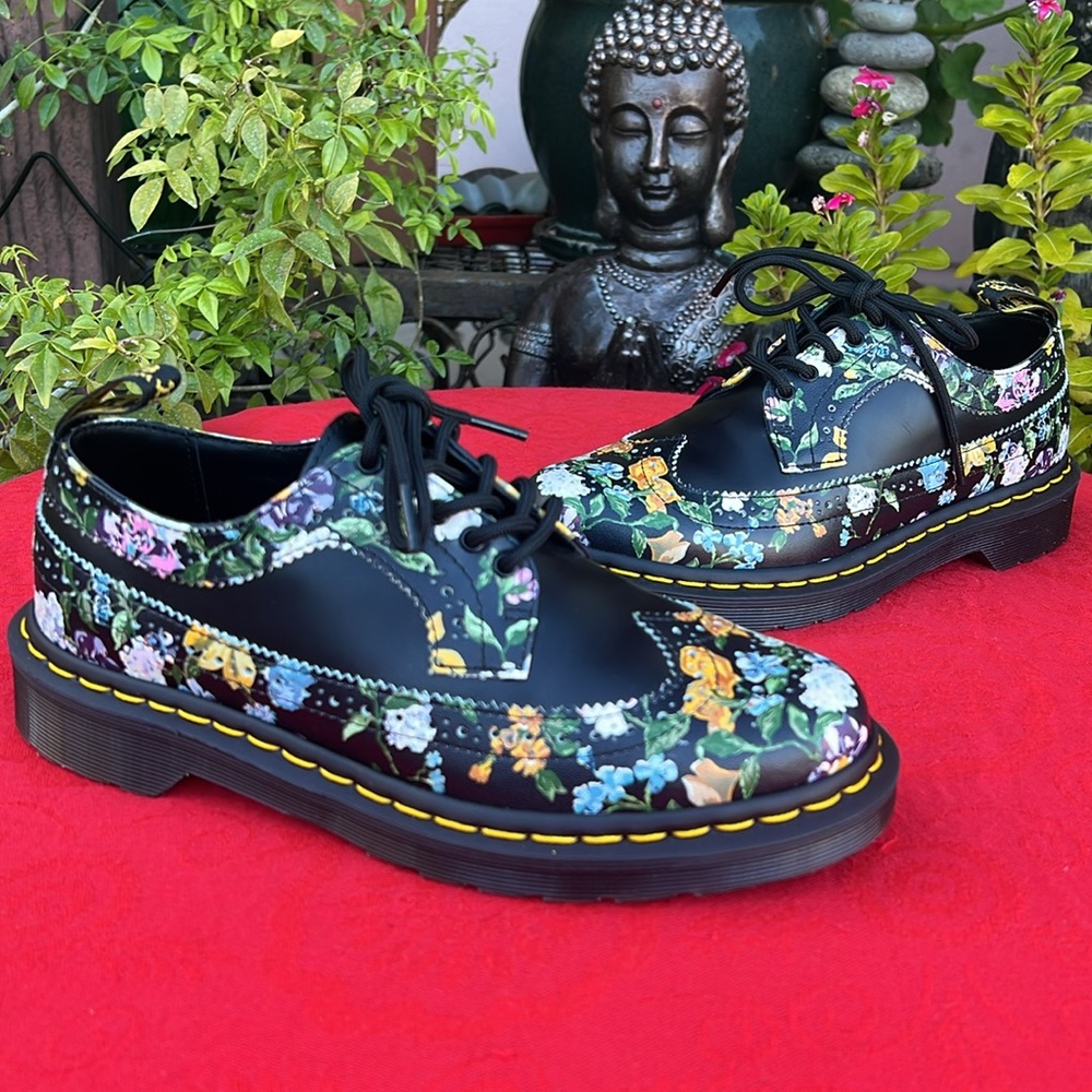 🌸 Dr. Martens Colorful Floral Darcy Brogue Style Black Wingtip Oxfords 🌸